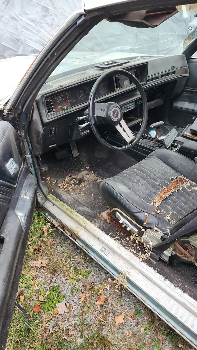 1979 Cutlass Calais parts car with T Bar roof in Classic Cars in Belleville - Image 6