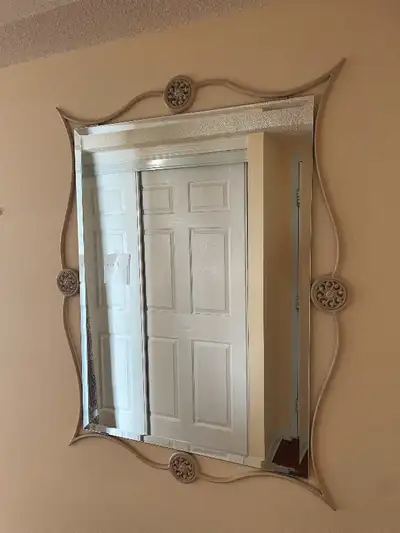 Large mirror, perfect for an entry way