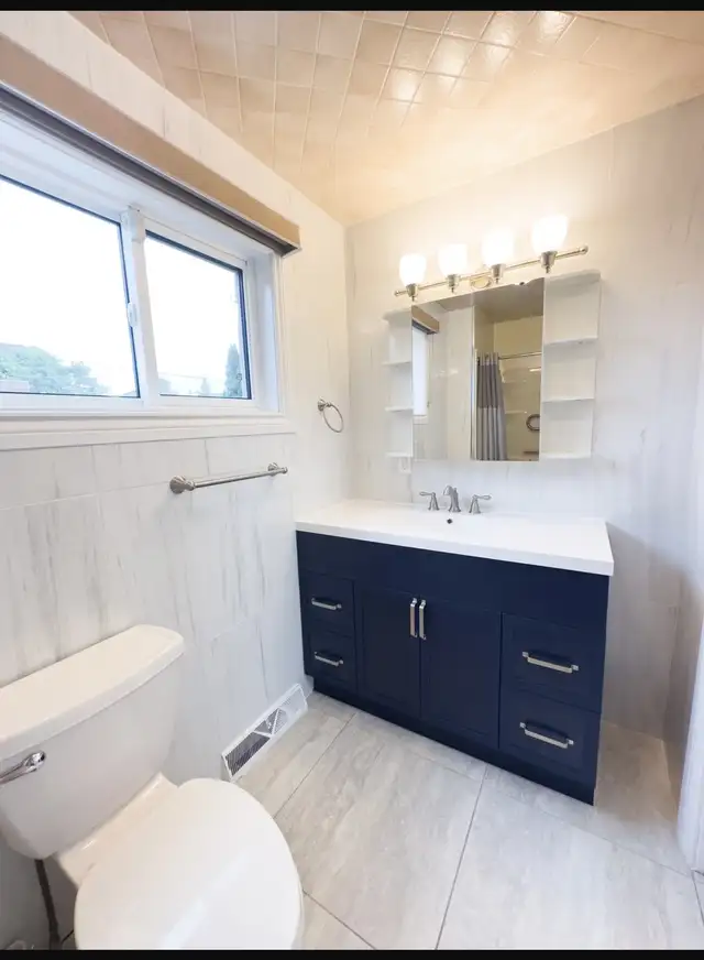 Beautifully renovated house-286 Eyre St, Sudbury in Long Term Rentals in Sudbury - Image 11