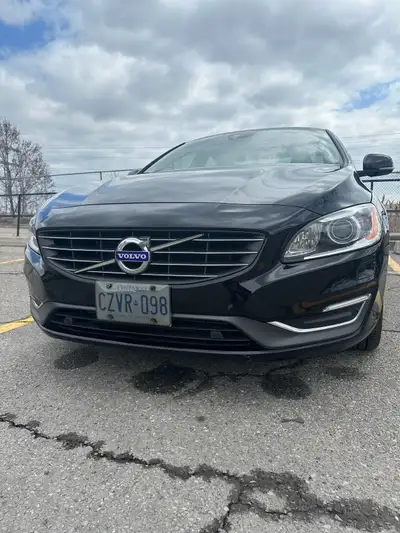 2015 Volvo S60 Premier T5 Comes with a full set of all season tyres. Also comes with a separate set...
