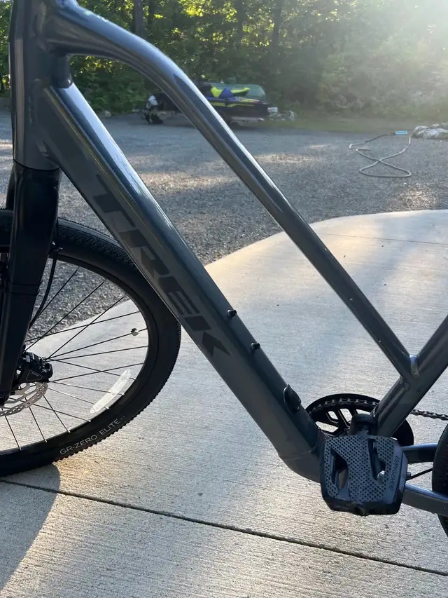 Trek Dual Sport+ 2 Stagger pedal assist e-bike in eBike in Kingston - Image 5