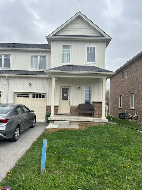 Townhouse for Rent in Fort Erie in Long Term Rentals in St. Catharines