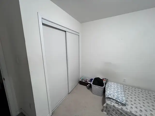 Room available for 2 Girls in Doon South in Room Rentals & Roommates in Kitchener / Waterloo - Image 4