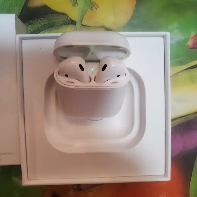Apple Airpods in Headphones in City of Toronto - Image 4