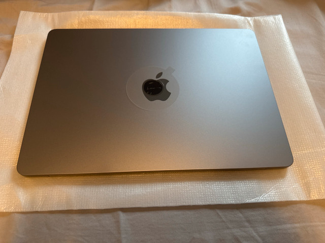 M2 MacBook Air 16Gb RAM 256Gb SSD AppleCare until Aug 2026 in Laptops in Kingston - Image 3