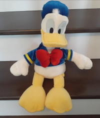 Disney Store Exclusive Donald Duck super soft plush toy 16"