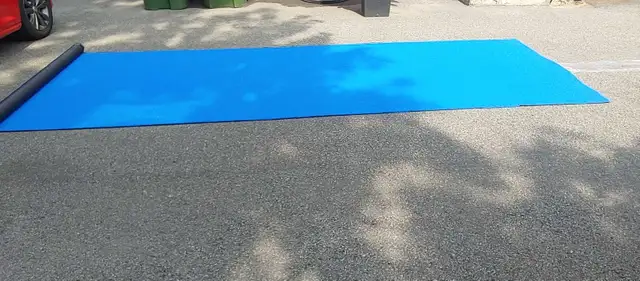 1x Pièce Gazon Synthétique Bleu Court 16mm in Outdoor Décor in Laval / North Shore - Image 9