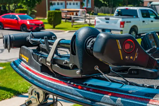 1996 rajun cayjun bass boat 2001 yamaha motor 150hp in Powerboats & Motorboats in Markham / York Region - Image 9