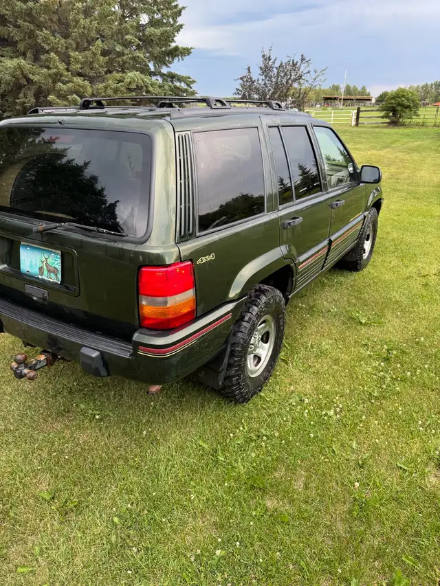 1995 Jeep grand Cherokee, Orvis edition in Cars & Trucks in Edmonton - Image 6