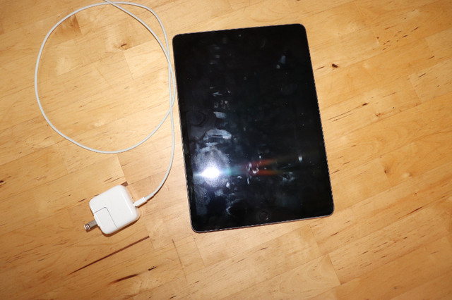 ipad 7 ieme generation 32 g dans iPad et tablettes  à Lanaudière - Image 3