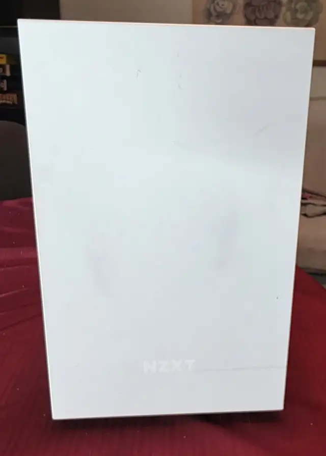 NZXT H200 in System Components in London - Image 3