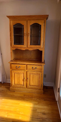 No longer available!!! Hutch / Cabinet 2 doors with light