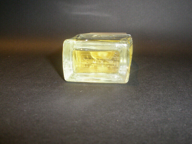 Parfum SHANIA par Stetson pour dame,eau de toilette,vap.,30ml. dans Art et objets de collection  à Trois-Rivières - Image 2