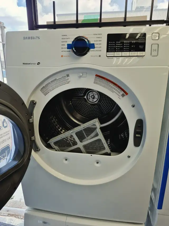 Samsung 24" Stackable Washer and Dryer Pair in Washers & Dryers in City of Toronto - Image 5