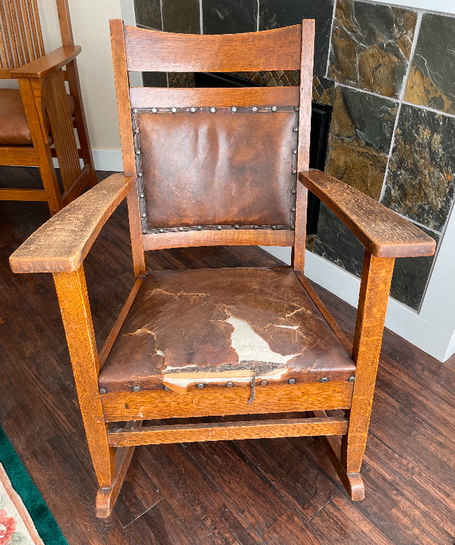 Comfy and Rustic Mission Rocking Chair in Chairs & Recliners in Revelstoke - Image 3