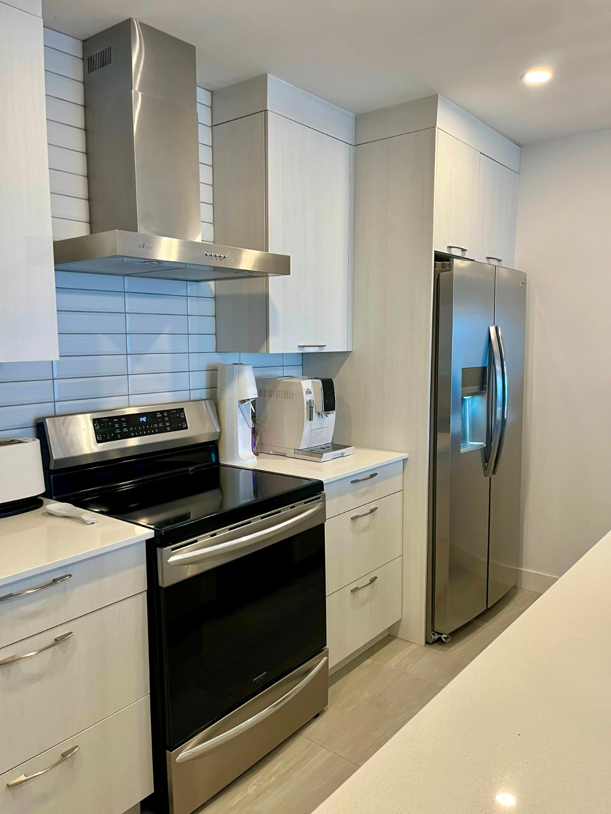 Beau condo lumineux et luxueux, directement sur un Golf! — photo 3