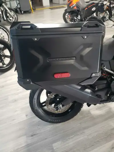 These Harley-Davidson Pan America hard bags offer rugged durability and ample storage for your adven...
