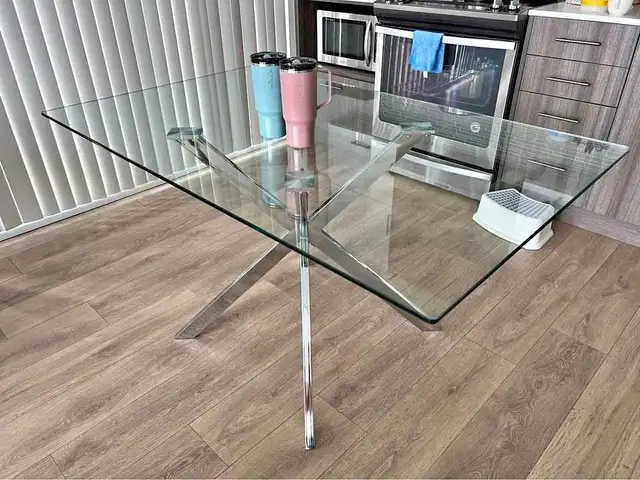 Never Used wooden Stella dining table rectangular shape in Dining Tables & Sets in Mississauga / Peel Region - Image 4