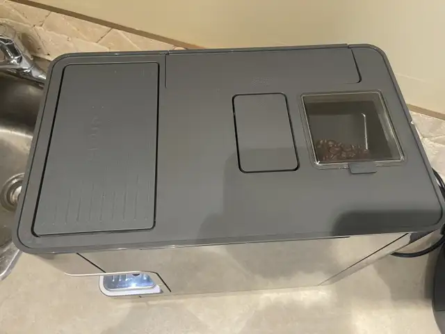 Miele Coffee Machine in Coffee Makers in Kitchener / Waterloo - Image 5