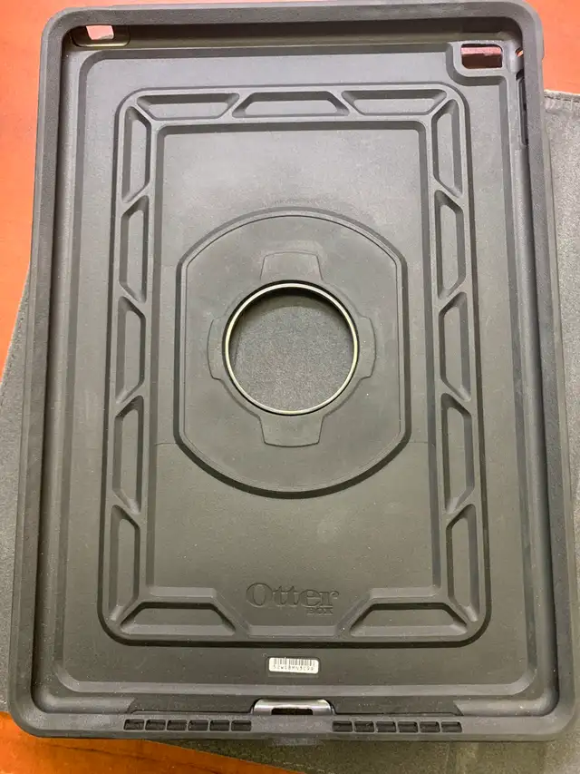 Otterbox Agility Portfolio for Apple iPad Air/Air2 Leather Black in iPads & Tablets in Peterborough - Image 6