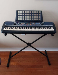 Vintage Yamaha PSR 260 keyboard 
