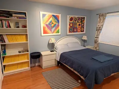 Large and bright upper level room in private house - From Aug 15
