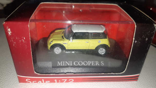 Mini Cooper S 1/72 scale Yat Ming Road Signature lot of 2 in Toys & Games in Guelph - Image 4