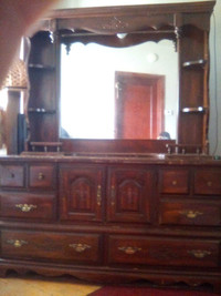 Dresser With Mirror 