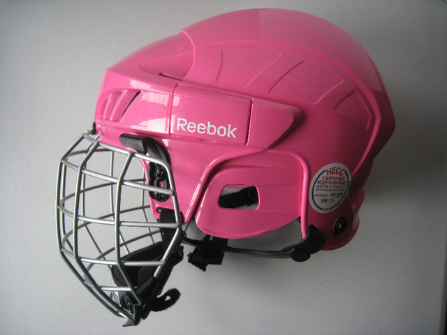 Reebok Girls Hockey Helmet with Cage | Hockey | Guelph | Kijiji