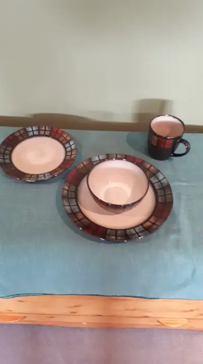 Ensemble de vaisselle MiKaSa  6 couverts complets, View more