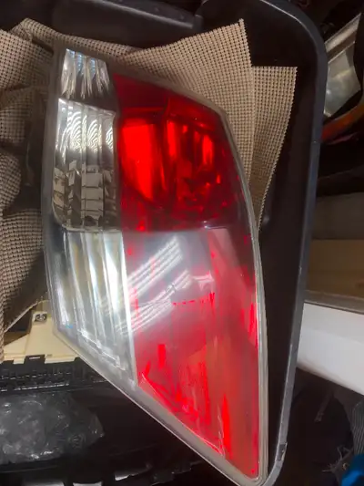 2008-12 O E M Honda accord rear passenger taillight very good condition