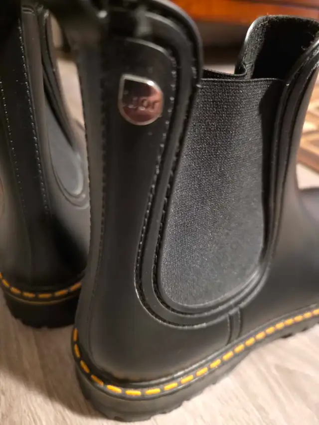 Igor Chelsea Boots537090606980802561
