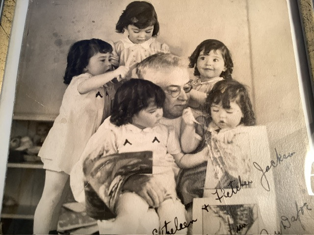 Vtg Orig Picture of Dionne Quintuplets Signed by Dr. R. Dafoe in Arts & Collectibles in Belleville - Image 4