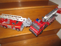 2 camions de pompier de collection a-1 éclaire et son AUBAINE !!