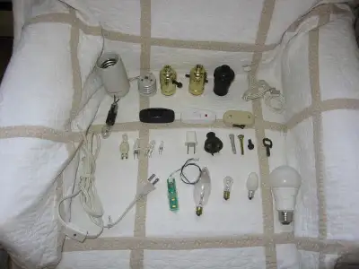 Pièces et réparation de lampes (lamp repair), View more