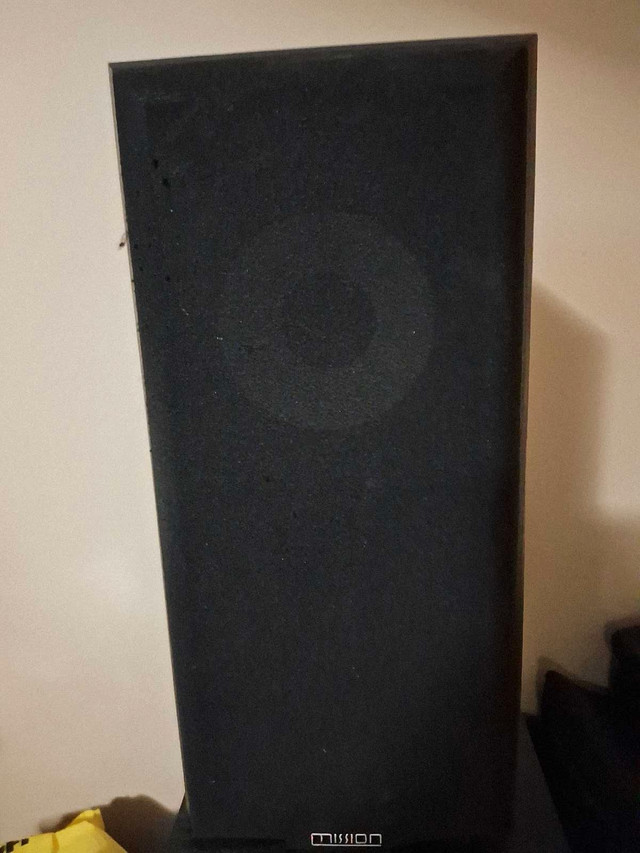 MISSION MODEL 701 BOOKSHELF SPEAKERS in Speakers in Barrie - Image 4