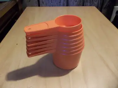 7 cuillères à mesurer TUPPERWARE pour 25$, View more