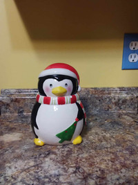 Petite jarre à biscuits pingouin de Noël 6 po de haut