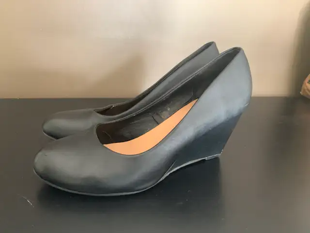 Wedge Shoes size 7.5 in Women's - Shoes in Oshawa / Durham Region - Image 2