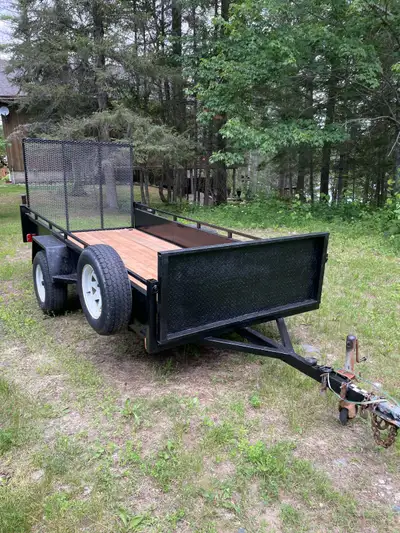 Curtis trailer 5x12 5x14 with front gate down New floor New marker lights All lights work as they sh...