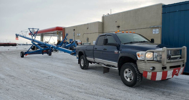 Tractor's Custom Hauling in Farming Equipment in Saskatoon - Image 2