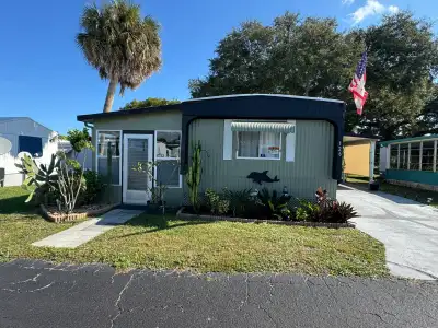 RÉDUCTION DE PRIX Maison mobile – Fort Pierce, dans le parc TALL PINES Floride à seulement 10 minute...