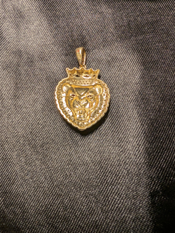 10K Gold Lion Pendant w Rubies & Cubic Zirconia's in Jewellery & Watches in Hamilton - Image 2
