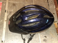 Casque de vélo adulte small / bike helmet