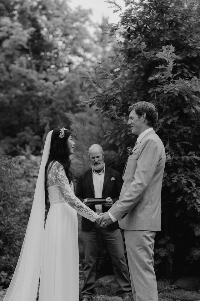 Wedding Officiant  in Wedding in Owen Sound - Image 3