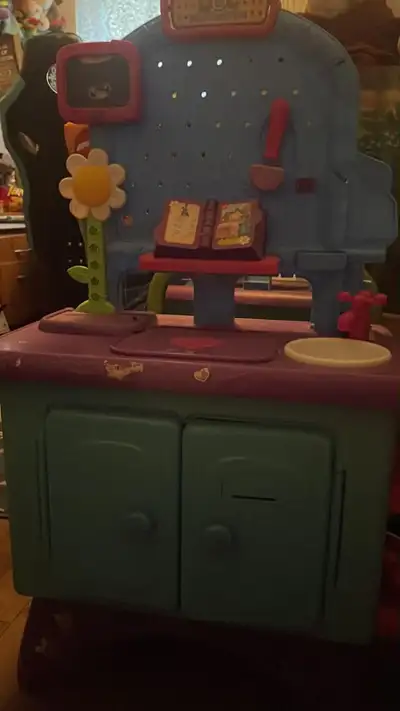 Lot de jouets pour enfants – Doc La Peluche, four de jeu et PJ M, View more