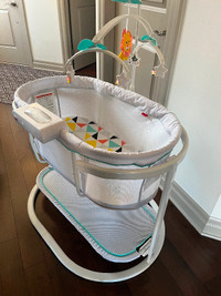 Fisher Price Soothing Bassinet