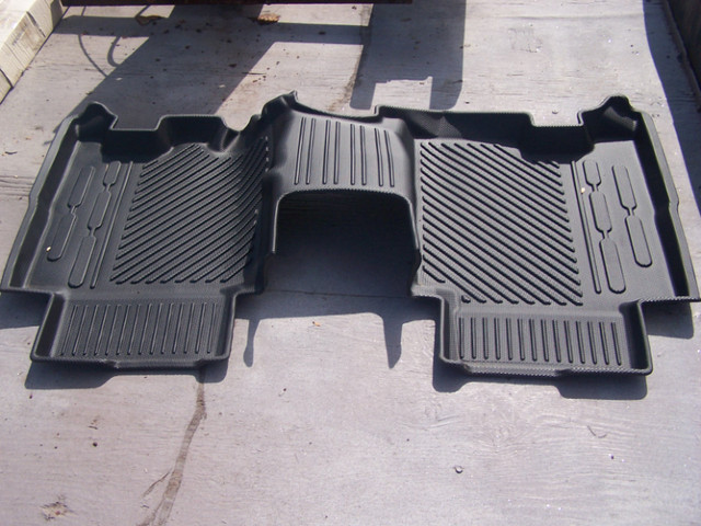 FORD BRONCO 7 PC. FLOOR MATS 2021-2023 in Other Parts & Accessories in Hamilton - Image 3