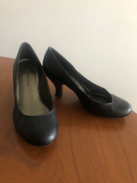 Black Pump Heels (6.5W- Narrow 7) 