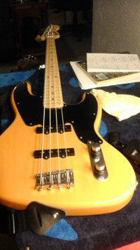 Squier Jazz Bass | Kijiji - Buy, Sell & Save with Canada's #1 Local  Classifieds.